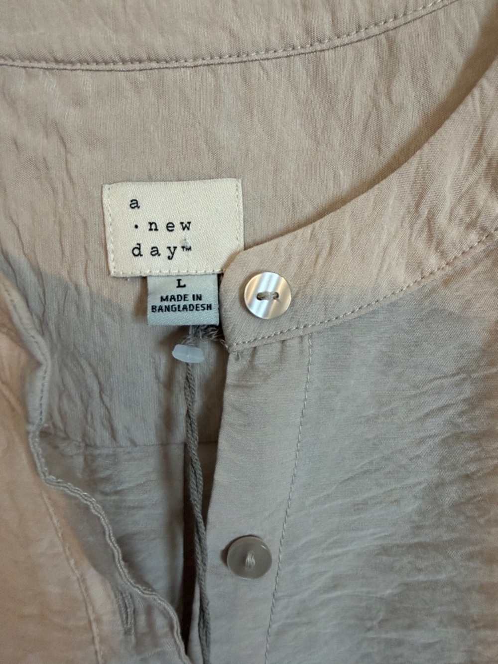 a new day Light Taupe Button-Front Women's Shirt size large NWT - Picture 3 of 6